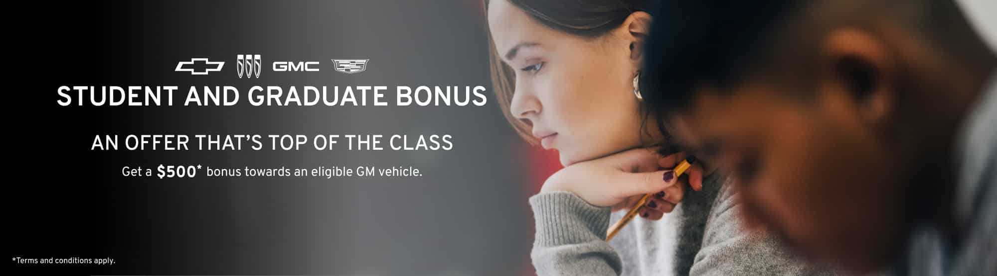Woman smiling next to GM offer for a $1,000 bonus on eligible vehicles in Canada.