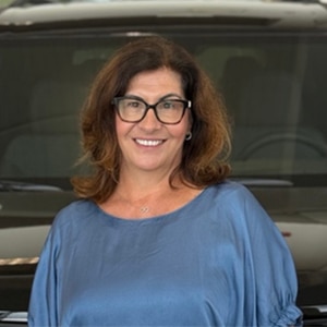Ana Criollo Business Manager